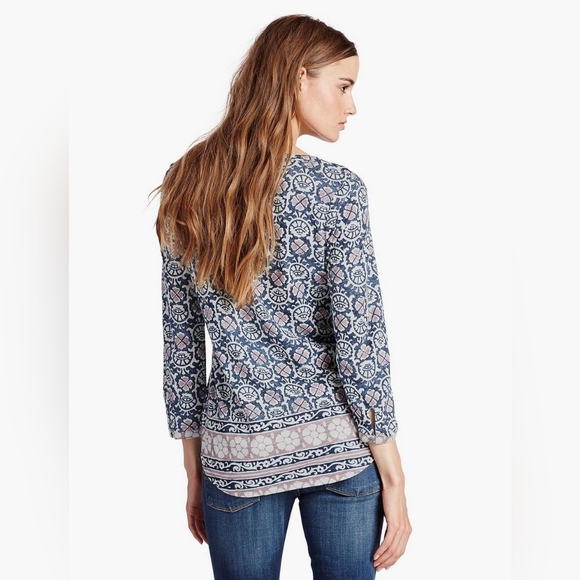 NWOT Lucky Brand Women’s Block Floral Top Size Medium - Picture 2 of 7